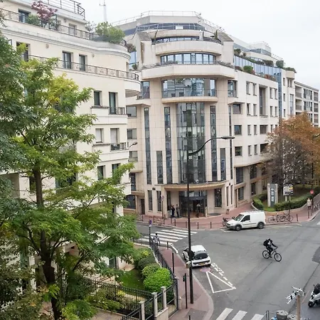 Beautiful Charming And Bright Apt 5 Min From Paris