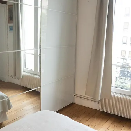 Beautiful Charming And Bright Apt 5 Min From Paris *